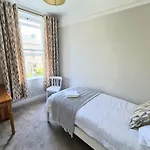 Westfield House - Characterful 7 Bedroom Townhouse