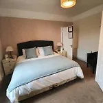 Holiday home Westfield House - Characterful 7 Bedroom Townhouse Skipton