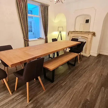 Westfield House - Characterful 7 Bedroom Townhouse Casa vacanze *