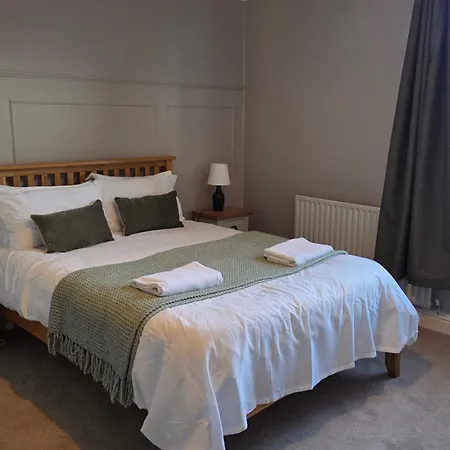 Westfield House - Characterful 7 Bedroom Townhouse * 스킵턴