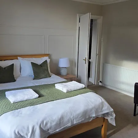 Westfield House - Characterful 7 Bedroom Townhouse *